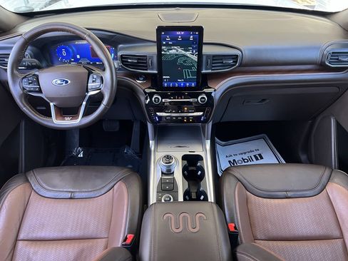 Used 2023 Ford Explorer King Ranch w/ Technology Package AWD/4WD image 9