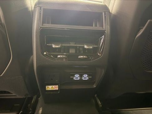 New 2025 Jeep Grand Cherokee Laredo w/ Luxury Tech Group I image 16