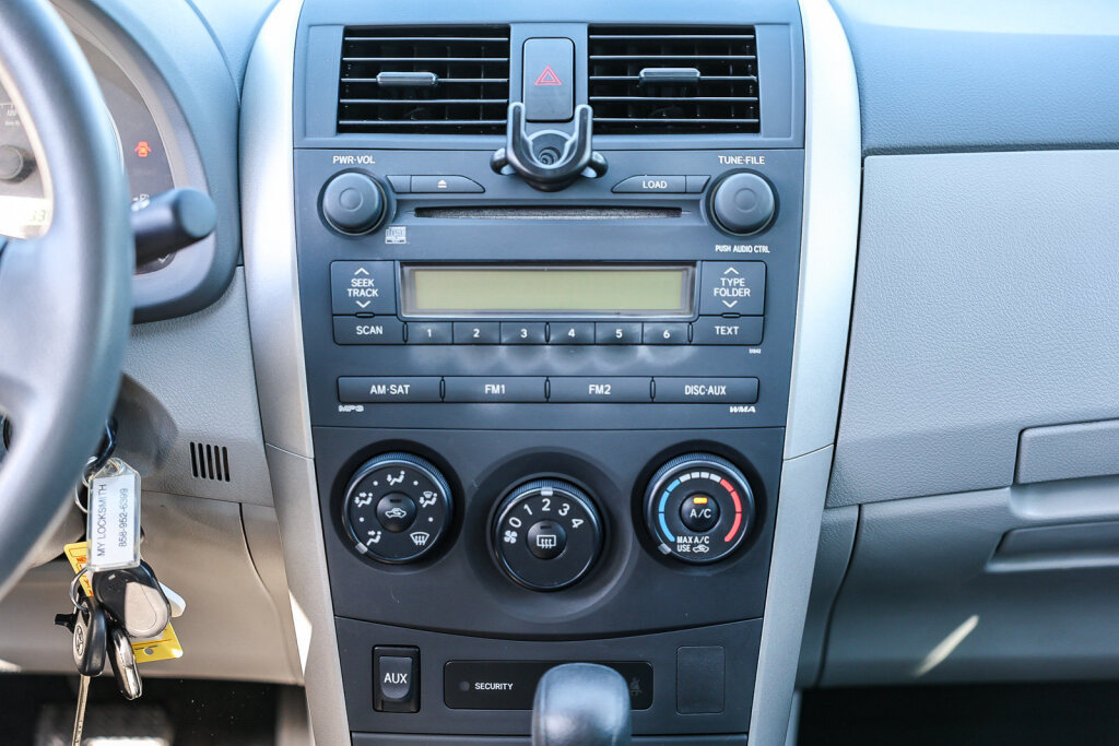 Used 2009 Toyota Corolla LE w/ All Weather Guard Pkg FWD image 3