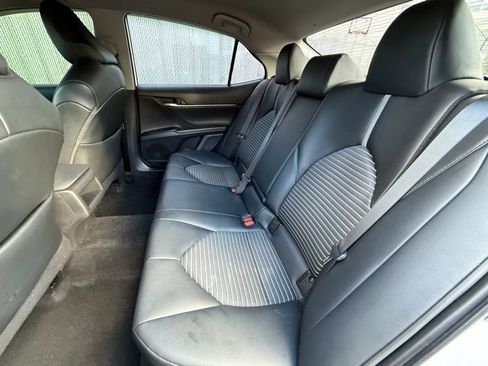 Used 2020 Toyota Camry SE image 25