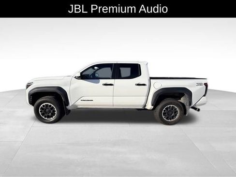 Used 2024 Toyota Tacoma TRD Off-Road image 4