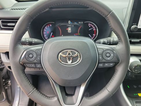 Used 2024 Toyota RAV4 XLE Premium FWD image 20