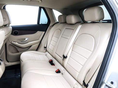 Used 2022 Mercedes-Benz GLC 300 image 8