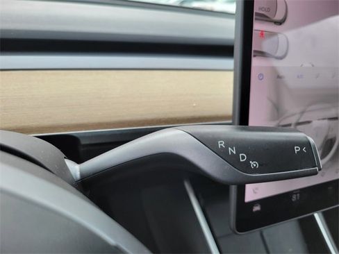 Used 2020 Tesla Model Y Long Range image 27