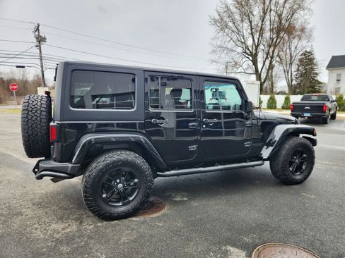 Used 2017 Jeep Wrangler Unlimited Sahara AWD/4WD image 20