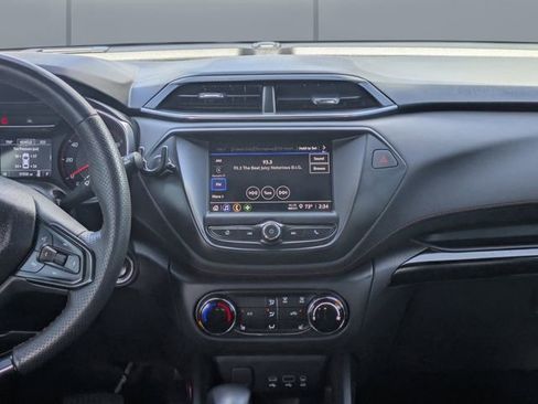 Used 2022 Chevrolet TrailBlazer RS image 16