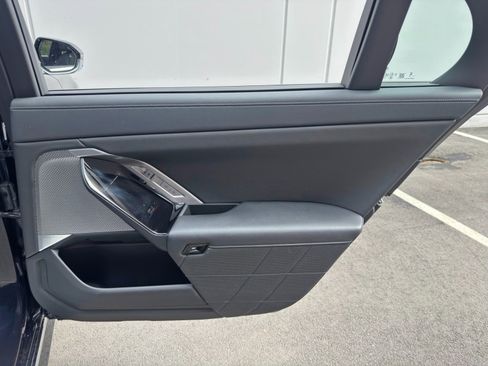 Used 2024 BMW i7 eDrive50 w/ M Sport Package RWD image 57