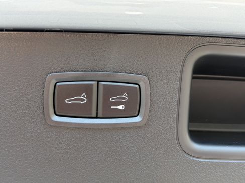 New 2026 Porsche Macan image 15