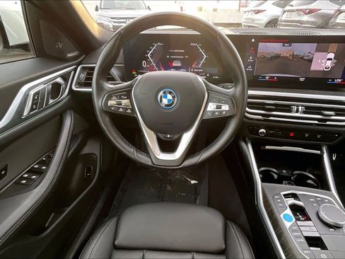 Used 2023 BMW i4 eDrive40 image 5