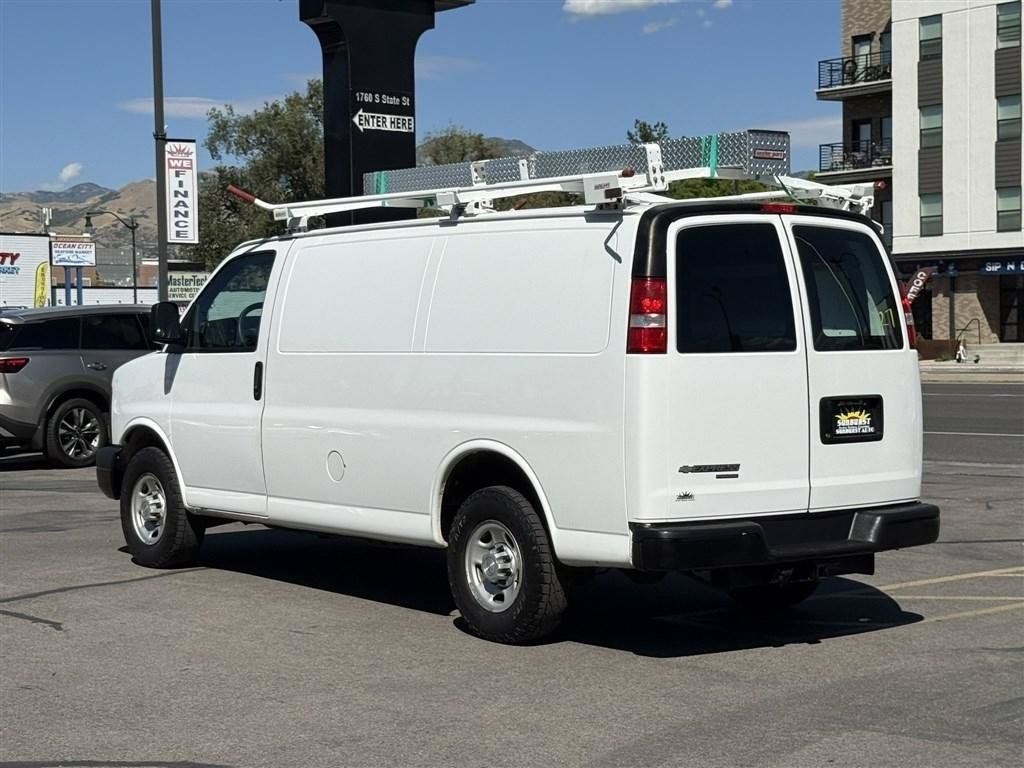 Used 2015 Chevrolet Express 2500 RWD image 5