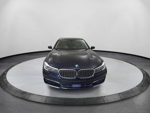 Used 2017 BMW 740i RWD image 2
