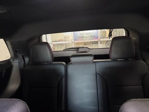 Used 2025 Chevrolet Traverse Z71 AWD/4WD image 25