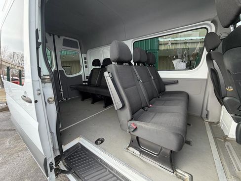 Used 2016 Freightliner Sprinter 2500 RWD image 12