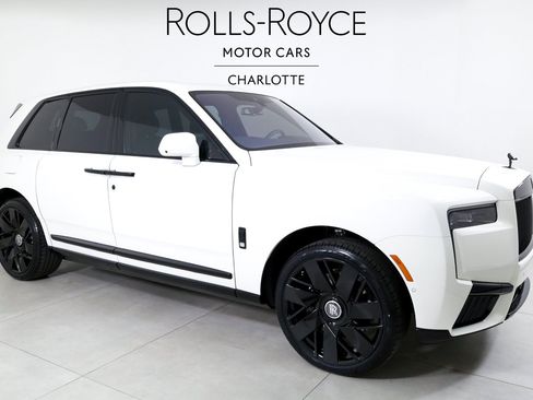 Used 2026 Rolls-Royce Cullinan AWD/4WD image 5