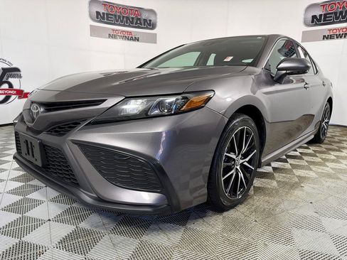 Used 2024 Toyota Camry SE image 7
