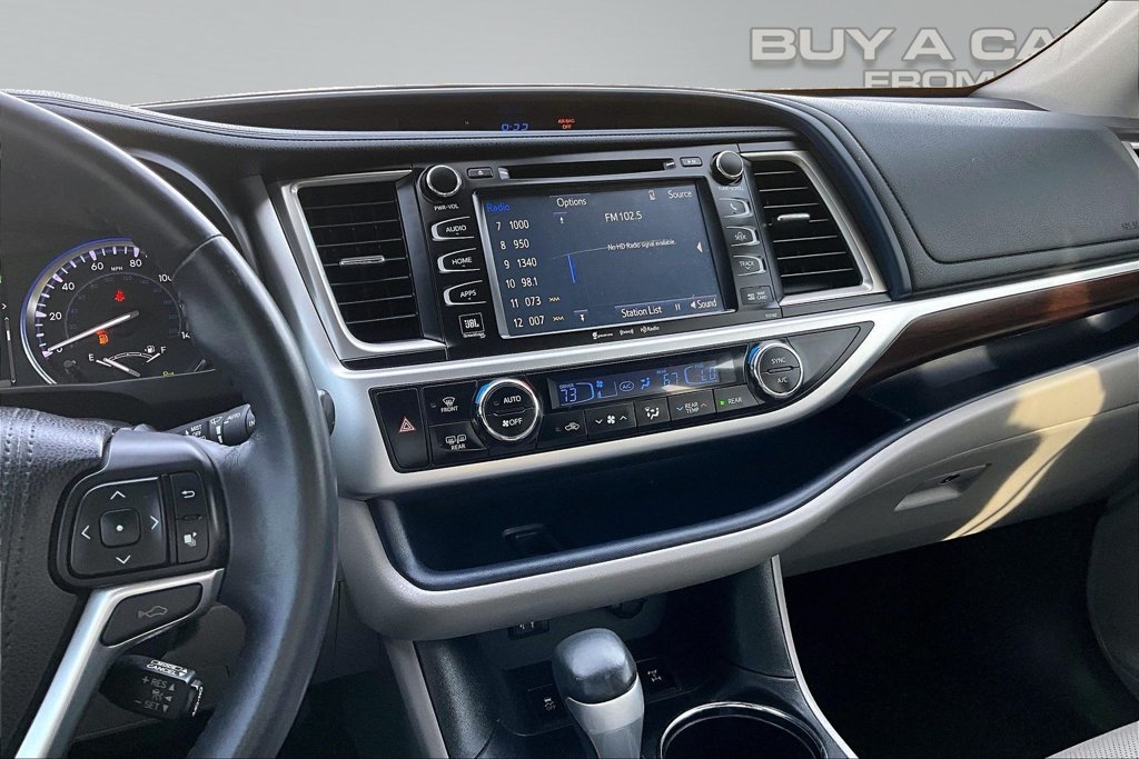 Used 2016 Toyota Highlander Limited w/ Driver Technology Package AWD/4WD image 6