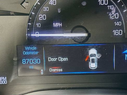 Used 2018 Cadillac XT5 Luxury w/ LPO, Black Ice Package AWD/4WD image 16