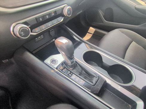Used 2024 Nissan Altima 2.5 SV FWD image 12