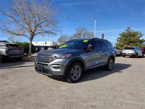Used 2022 Ford Explorer XLT w/ Equipment Group 202A image 7