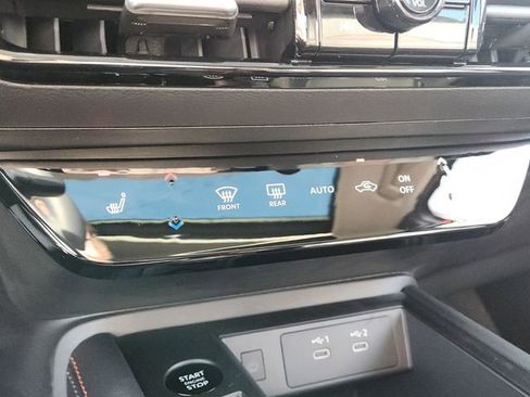 New 2026 Nissan Kicks SR w/ SR Premium Package FWD image 15