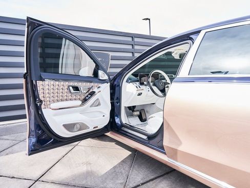 Used 2023 Mercedes-Benz Maybach S 680 4MATIC image 34