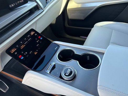 New 2026 Cadillac Vistiq Luxury image 26