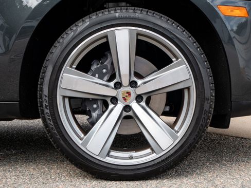 Used 2024 Porsche Macan image 17