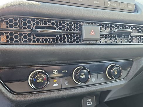Certified 2023 Honda HR-V LX image 16