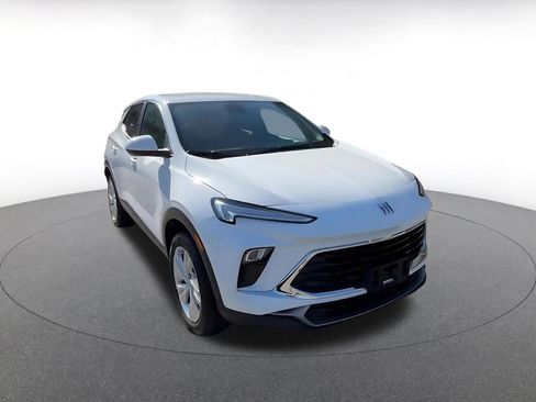 Used 2025 Buick Encore GX Preferred image 2