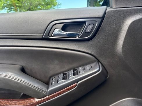 Used 2019 GMC Yukon SLE w/ SLE Value Package AWD/4WD image 18
