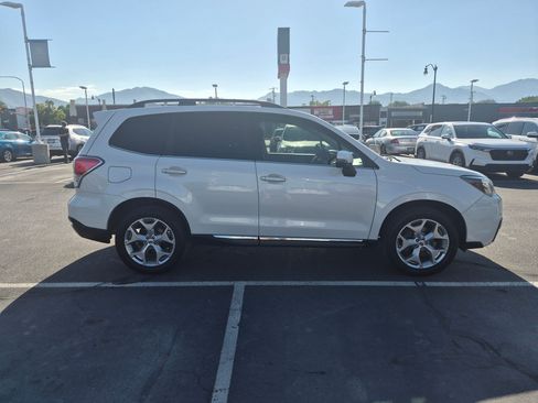 Used 2017 Subaru Forester 2.5i Touring AWD/4WD image 2