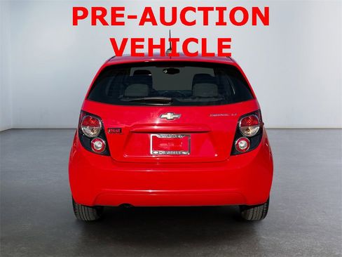 Used 2016 Chevrolet Sonic LT image 4