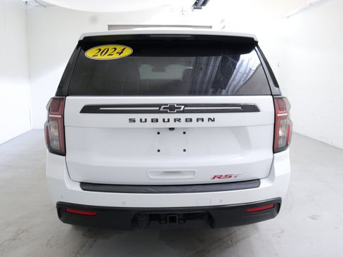 Used 2024 Chevrolet Suburban RST w/ Luxury Package image 7