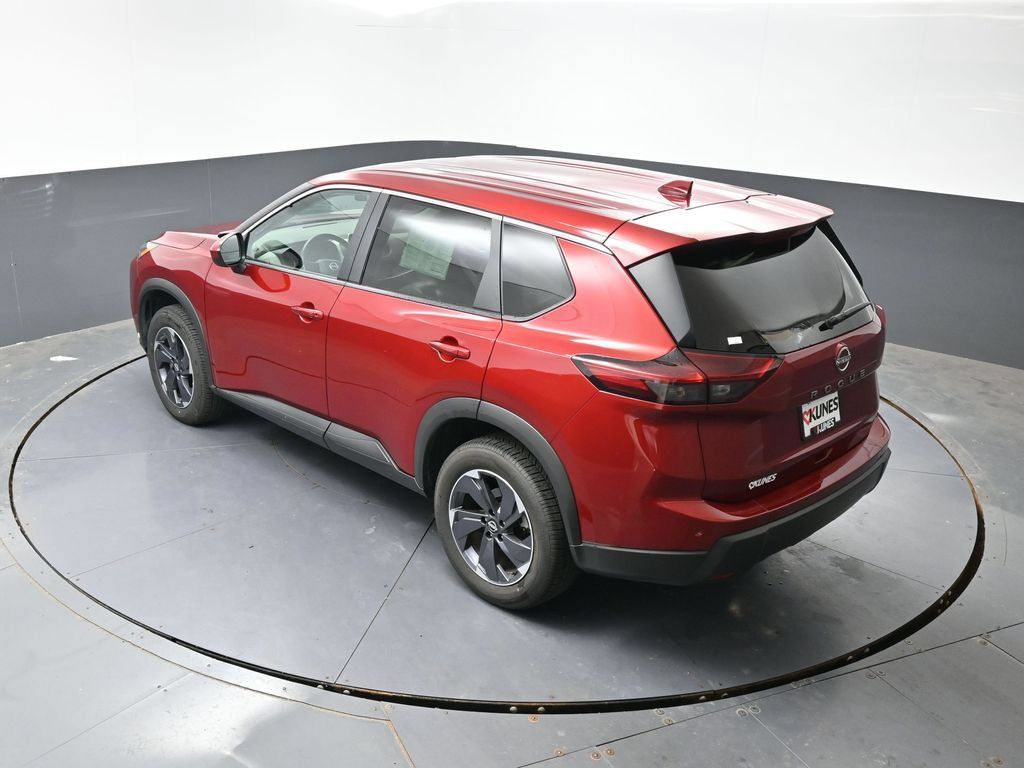 Used 2025 Nissan Rogue SV FWD image 37