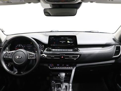 Used 2021 Kia Seltos SX w/ SX Sunroof Package AWD/4WD image 16