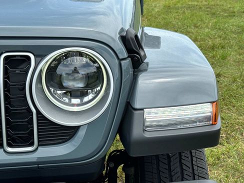 New 2024 Jeep Wrangler Sahara w/ Technology Group image 9