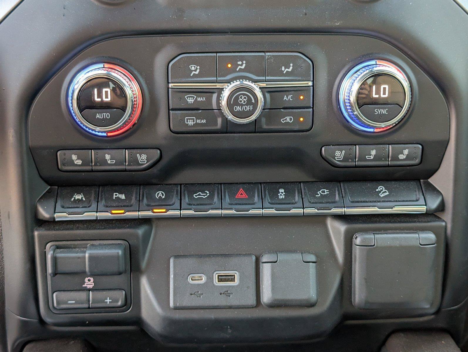 Used 2021 GMC Sierra 1500 SLT w/ SLT Premium Plus Package AWD/4WD image 25