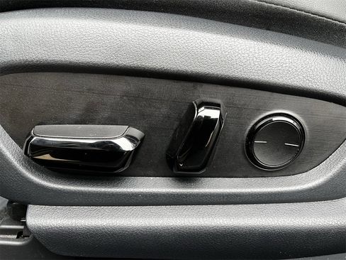 Used 2023 Lexus ES 300h w/ Premium Package image 24