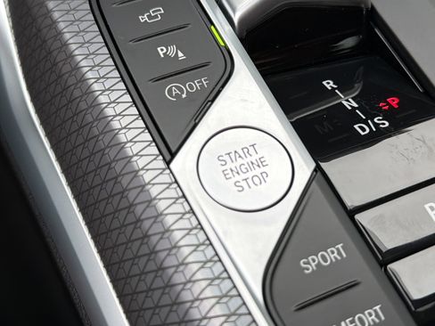 New 2026 BMW 330i Sedan w/ M Sport Package image 8