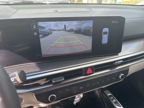 Used 2025 Kia Sorento S image 12