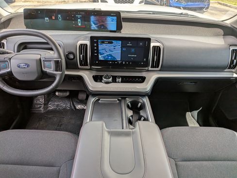 Used 2025 Ford Expedition Max Active AWD/4WD image 16