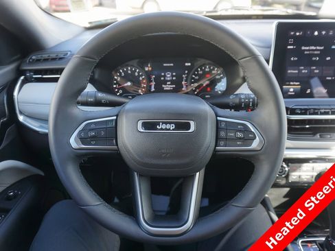 Used 2024 Jeep Compass Limited image 3
