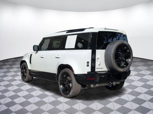 New 2026 Land Rover Defender 110 X-Dynamic SE AWD/4WD image 3