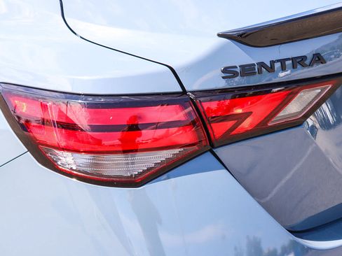 Used 2025 Nissan Sentra SR w/ Midnight Edition FWD image 9
