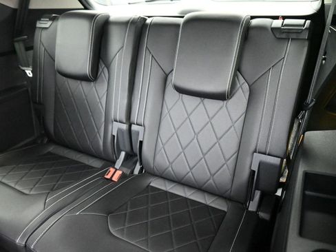 Used 2025 Volkswagen Atlas SEL Premium R-Line image 19