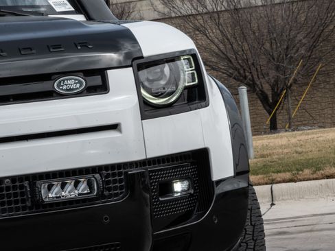 Used 2022 Land Rover Defender 110 X-Dynamic SE image 7