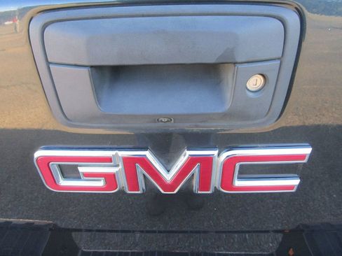 Used 2018 GMC Sierra 1500 SLT image 16