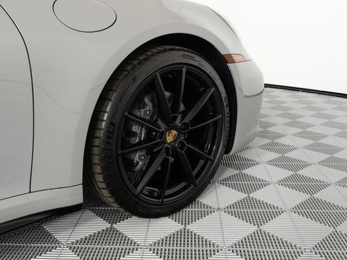Used 2024 Porsche 911 Carrera RWD image 20