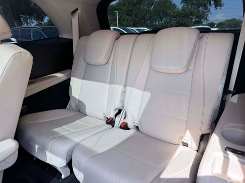 Used 2022 Mercedes-Benz GLS 450 4MATIC image 17
