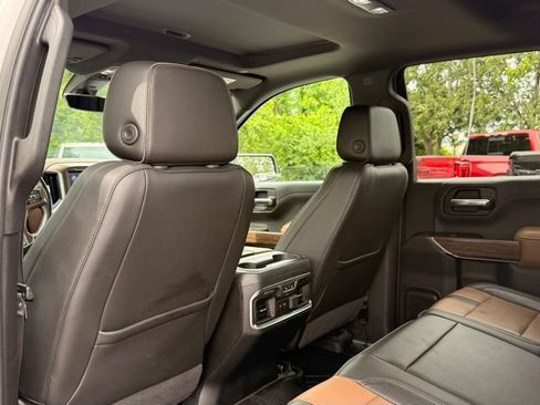 Used 2020 Chevrolet Silverado 1500 High Country w/ Technology Package AWD/4WD image 34